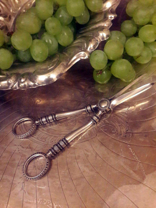 Серебряные ножницы для винограда. | Фото: Klevo.Net.