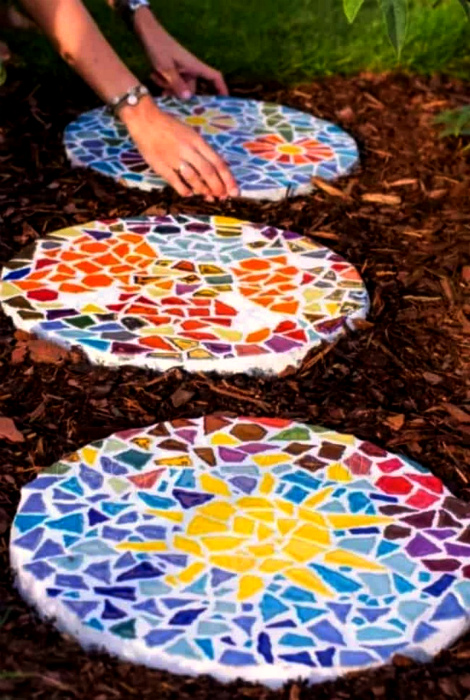 Требования к мозаике в саду