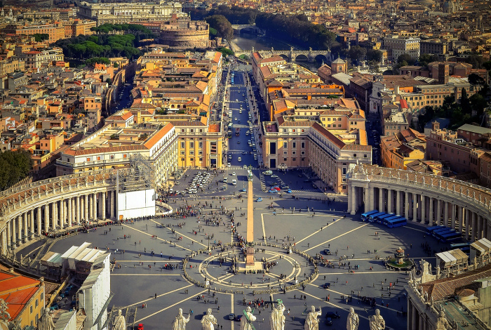 Столица и крупнейший город Италии. | Фото: First Living.
