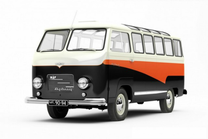 РАФ-10 «Фестиваль» был назван в честь VI Всемирного фестиваля молодежи и студентов в Москве. Микроавтобус был построен на платформе легкового автомобиля ГАЗ-М20 «Победа» и имел 10 посадочных мест. 1957 год.
