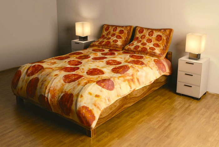 Комплект постельного белья «Пицца», которое придется по вкусу всем любителям вкусно поесть и сладко поспать.