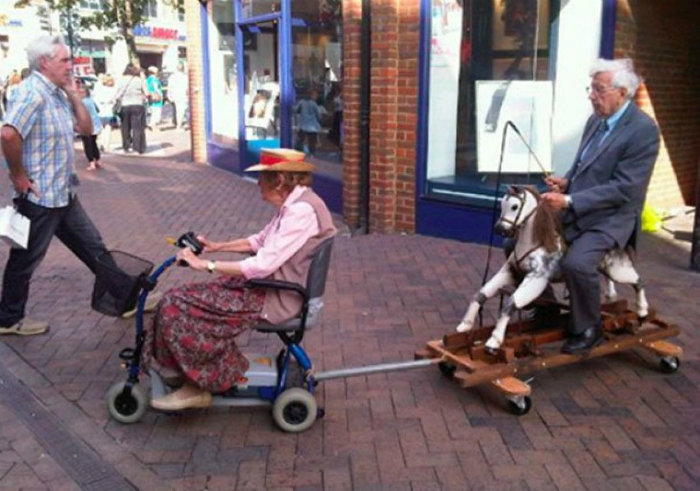Старички решили освоить новый транспорт.