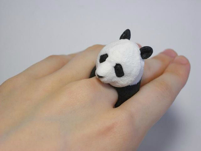 Кольцо с реалистичным изображением панды.