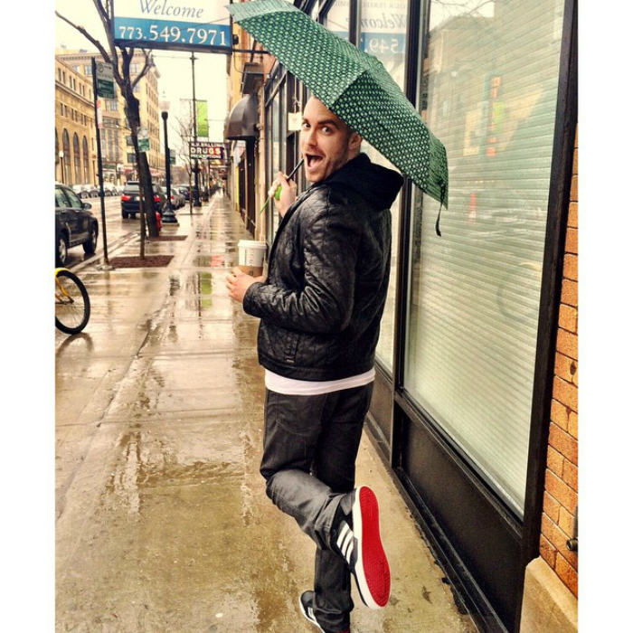 «Сфотографируй, как я гуляю под дождем!»