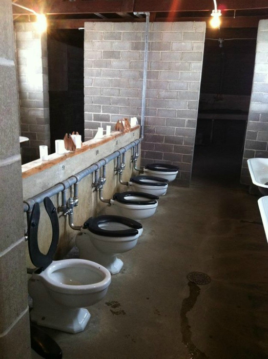 Общественный туалет.