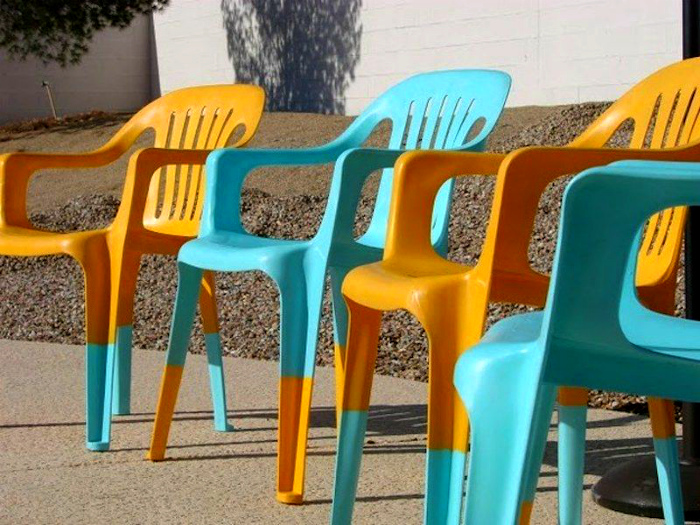 Обновление пластиковых стульев. | Фото: SanctuaryVF.