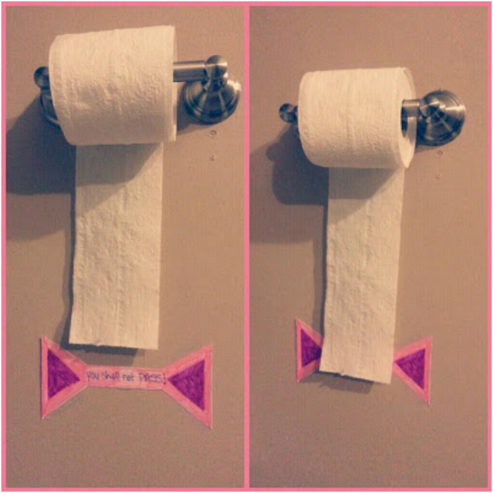 Чтобы отучить ребенка разматывать лишнюю бумагу, приклейте в туалете веселую наклейку-ограничитель.