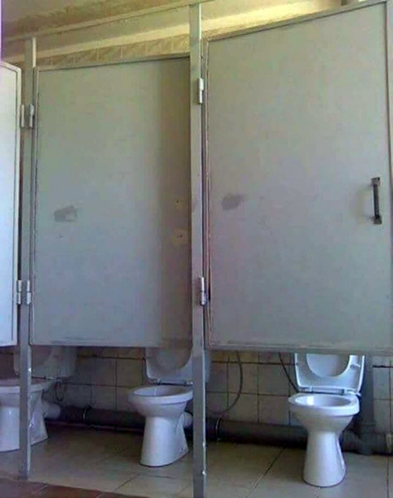 На Novate.ru уже можно ввести рубрику: «Туалет года». | Фото: Google Plus.