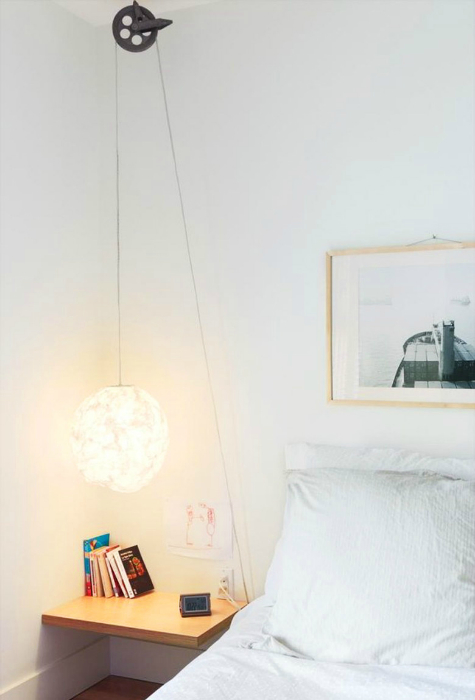 Украсьте свою спальню стильным и необычным светильником