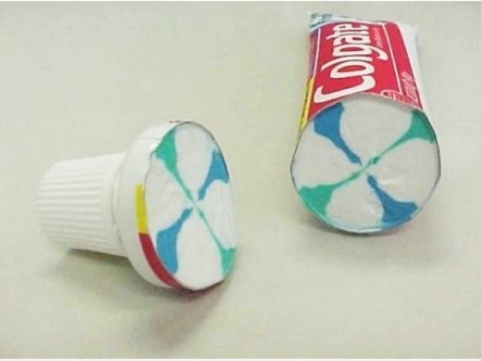 Фото о том, как выглядит зубная паста внутри тюбика.