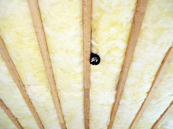 Утепление стен, потолка и пола - отличный способ сделать дом теплее.