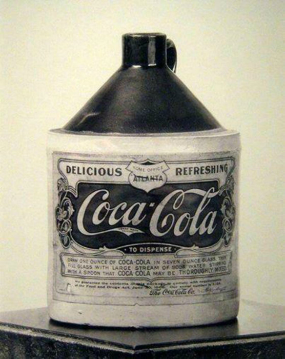 Бутылка Кока-Колы, 1892 год.
