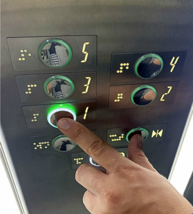 Секрет использования лифта с дозагрузкой. | Фото: Фишки.нет.
