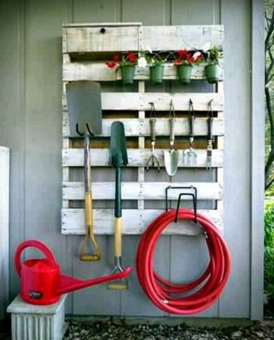 Органайзер для садовых инструментов. | Фото: Pinterest.