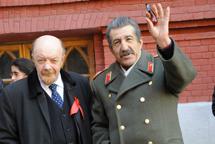 Двойники Сталина и Ленина.