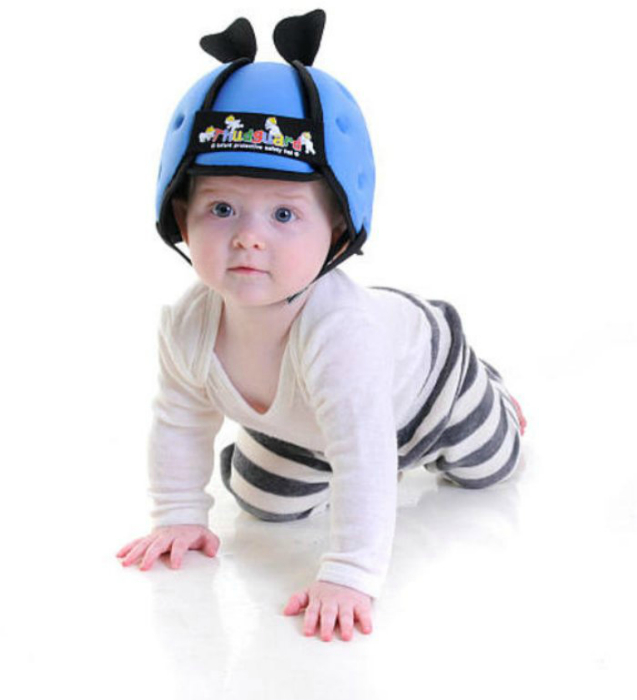 Плотный шлем, который защитит нежную головку ребенка от ударов и падений.