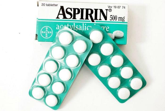 Аспирин для отбеливания кожи.