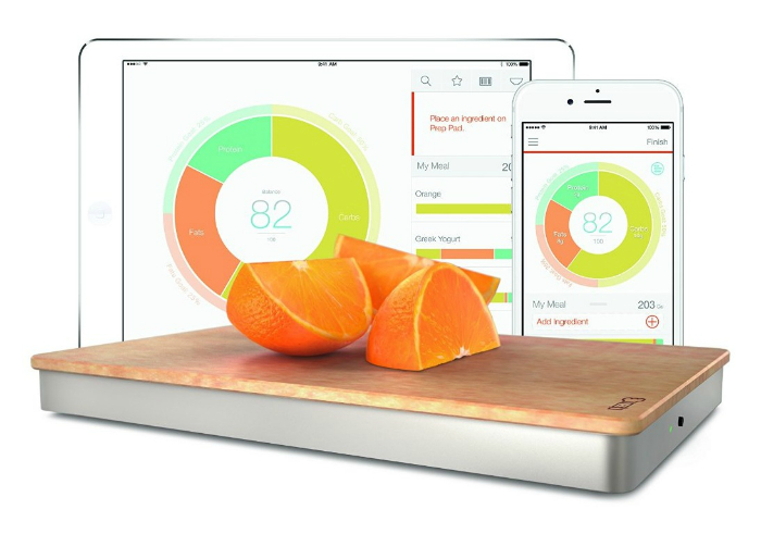Разделочная доска «The Prep Pad», которая подключается к iPad и считает калории, белки, жиры, углеводы и другие полезные вещества.