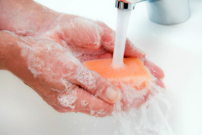 Регулярное мытье рук.