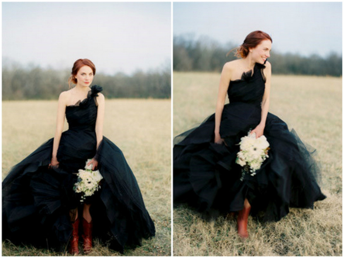 Свадебное платье черного цвета.