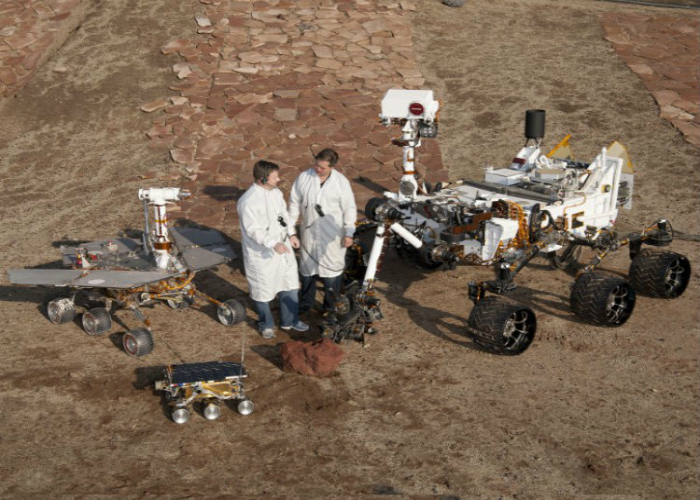 Научно исследовательский марсоход под названием - Curiosity.
