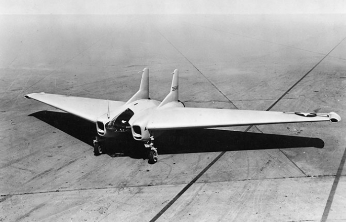 Неудачный экземпляр американского истребителя под названием - Northrop XP-79B.