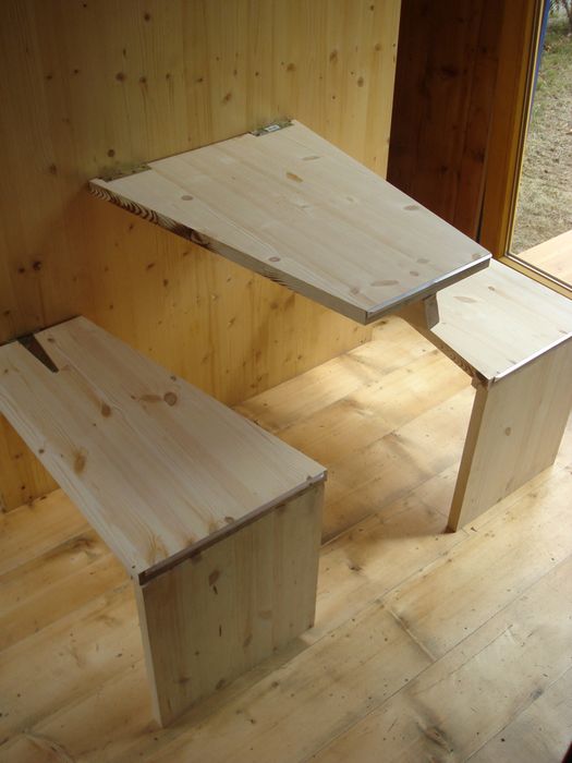 Складные навесные стулья для небольшого пространства