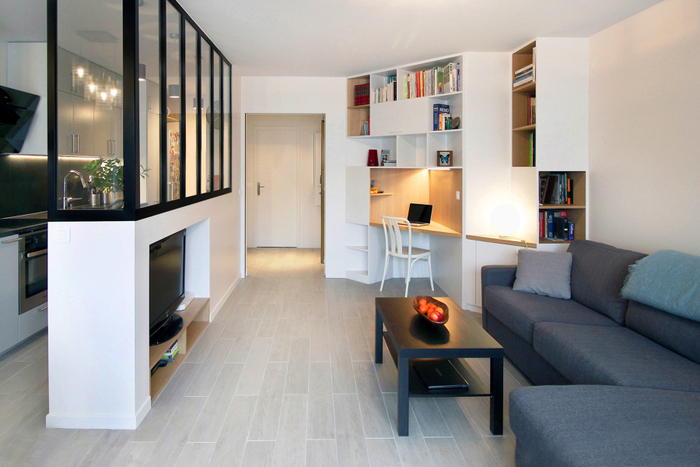 Кухня в квартире-студии: 5 реальных примеров того, как можно зонировать пространство