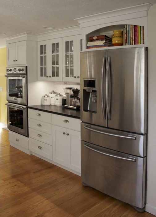 Шкаф над холодильником в кухне: заполняем ценное пространство