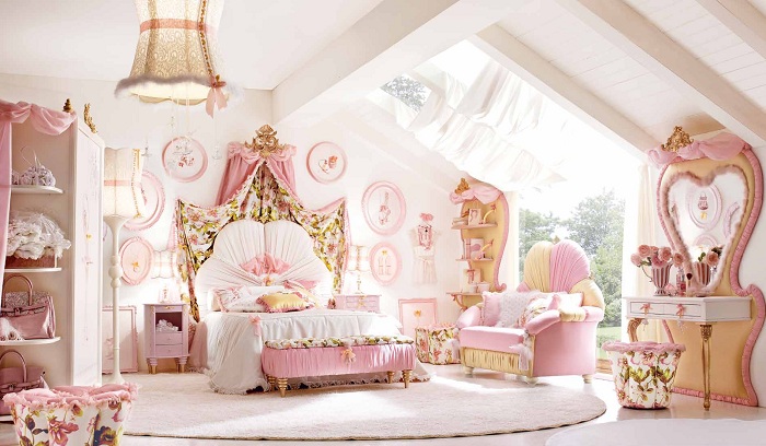 Симпатичная комната для девочек в розовых тонах - это просто рай для настоящей маленькой принцессы.