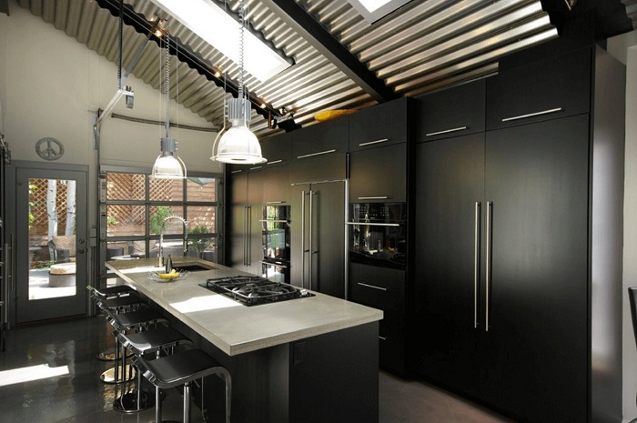 Отменное оформление кухни в черно-белых тонах, что станет просто потрясающим решением для декора.