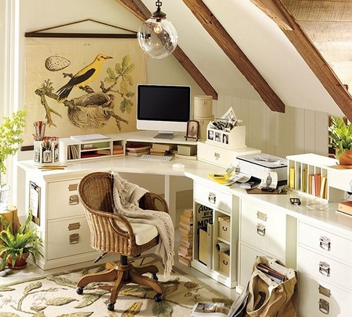 Отличный дизайн домашнего офиса для небольших пространств - скромный, но удобный.