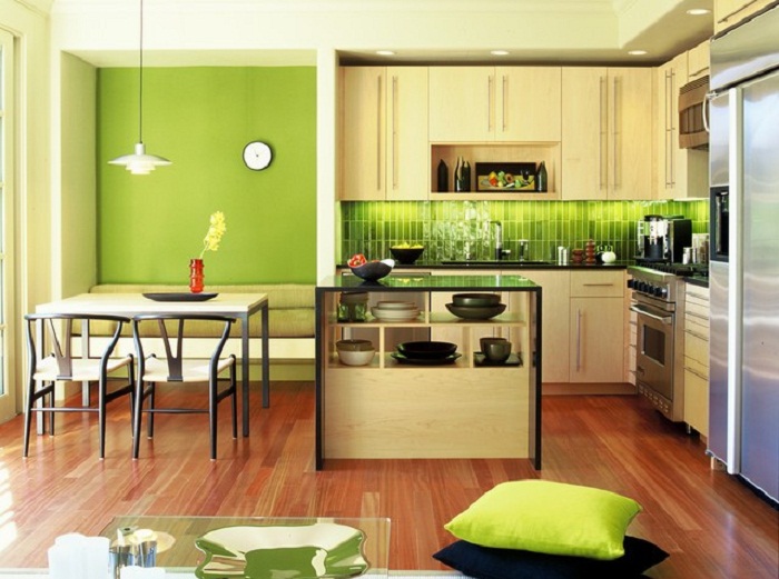 Крутое решение для оформления стены на кухне в ярко-салатовых тонах, что понравится и вдохновит.