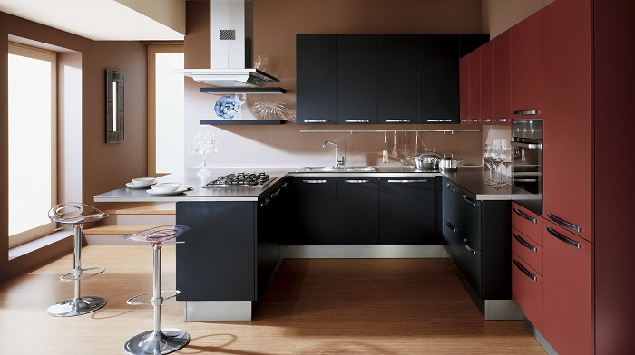 Хорошенький черно-красный декор кухни, который станет просто оптимальным для такого типа комнаты.