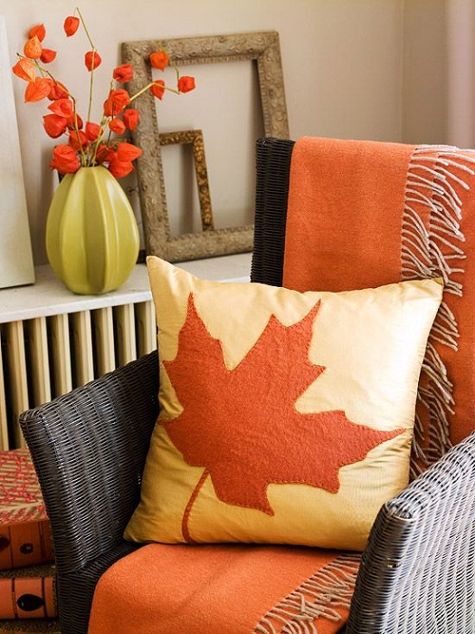 Оформление комнаты с помощью применения терракотовых цветов подарит осеннее настроение и уют в доме.