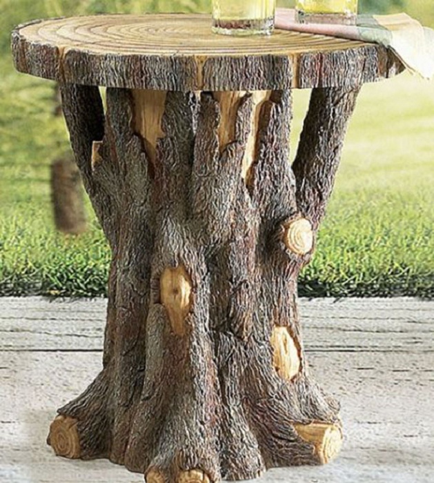 Идеальный журнальный столик создан из части дерева, отлично подойдет для открытых пространств.
