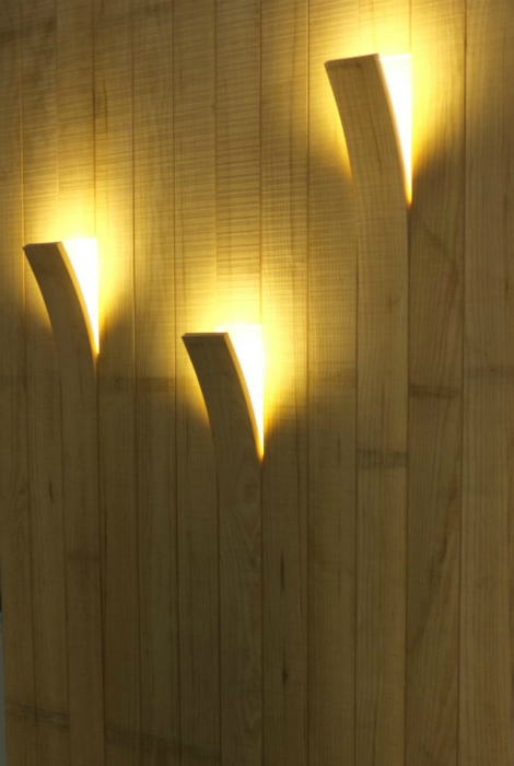  С помощью вмонтированных в стену светильников можно создать дополнительное декоративное освещение.