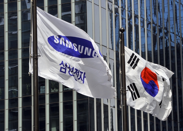 Флаги Samsung и Южной Кореи.