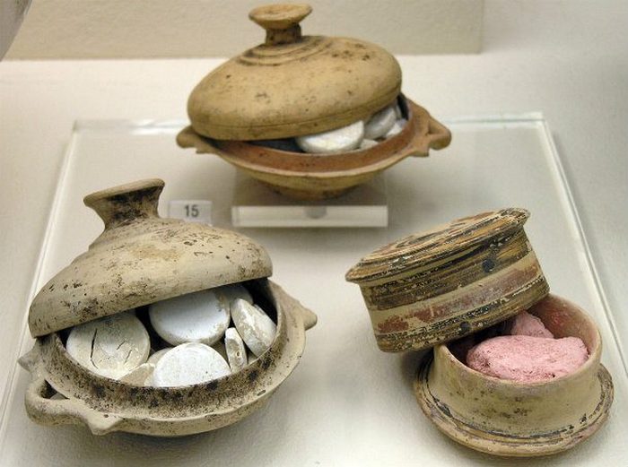 Самые древние косметические средства, найденные в ЮАР.