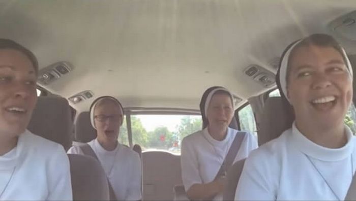 Монахини, снявшиеся в видеоклипе