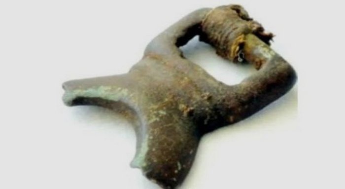 Разбитое кольцо или пряжка из 600 г до н.э.