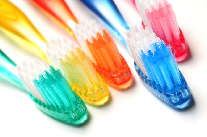Зубные щётки из пластика.