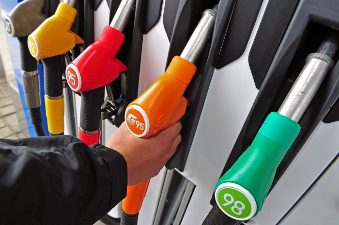 Оказывается, нельзя смешивать не только крепкое спиртное, но и бензин разных марок. | Фото: volynnews.com.