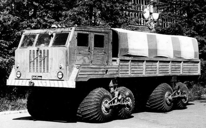 5-тонный грузовик НАМИ-094 с мощным дизельным двигателем ЯМЗ-238, 1963 год.