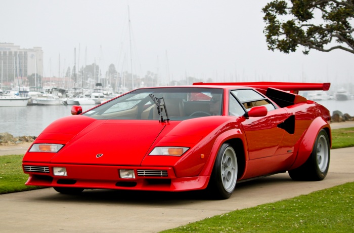 Lamborghini Countach - яркий представитель дизайна 1970-х годов.