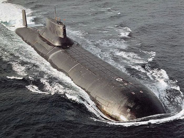 Подводный атомный крейсер «Акула» по размерам сопоставим с 9-этажным домом. | Фото: ru.wikipedia.org.
