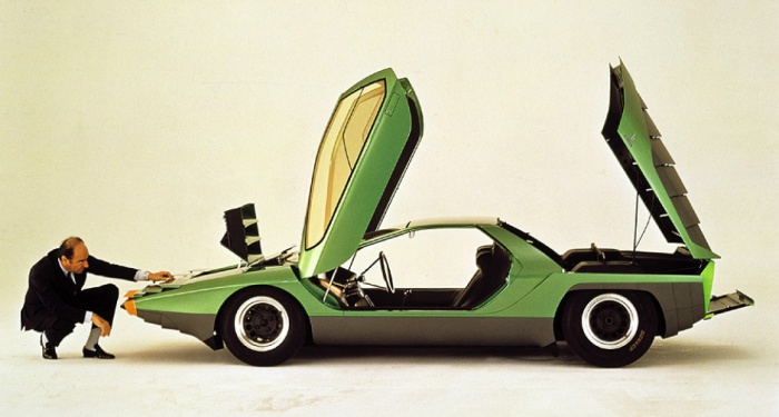 Alfa Romeo Carabo был очень легким, всего 1000 кг, и развивал целых 250 км/ч. 