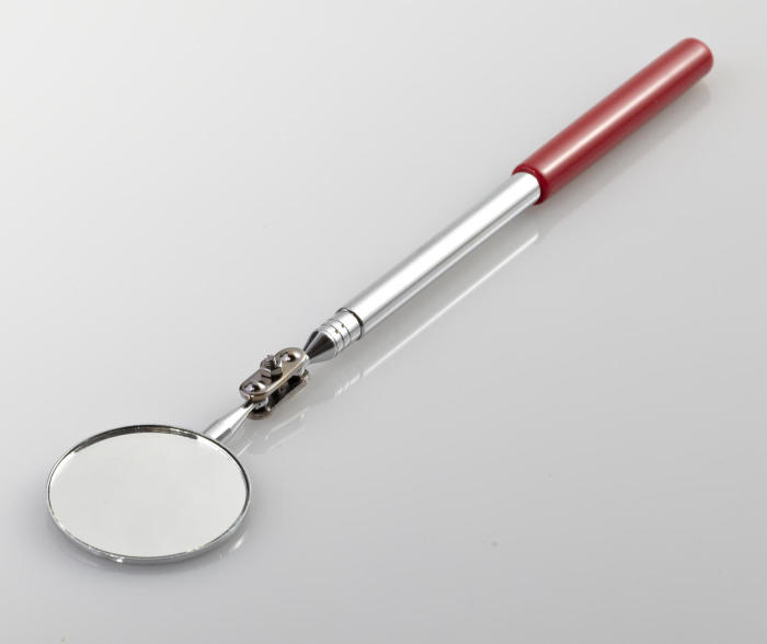 Инспекционное зеркало имеет удлиняющуюся ручку и шаровую головку крепления. | Фото: refrico.com.ua.