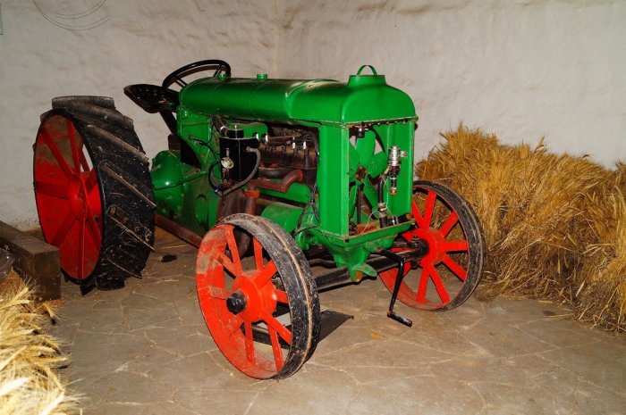 Трактор фордзон купить выставка сельхоз техник