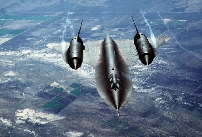 Стратегический разведывательный самолет Lockheed SR-71 Blackbird. | Фото: warhistoryonline.com.